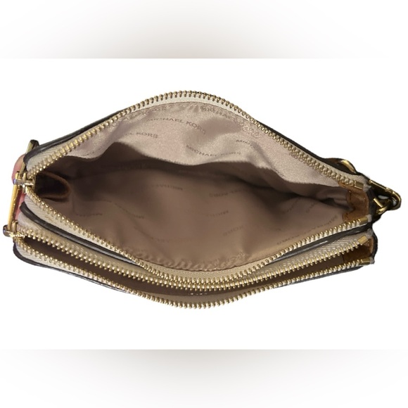 NWT Michael Kors Medium Bedford Double Zip Wristlet w/Pocket in Vanilla & Acorn - Picture 5 of 7